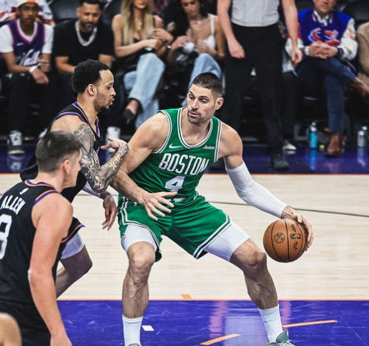 米乐m6-巩固东部第二！绿军逆转大胜太阳 怀特22+8+8格林18中5