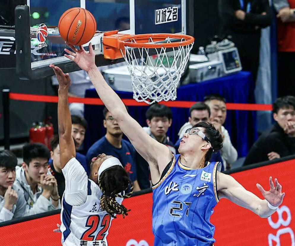 米乐m6-关键时刻出现失误，周琦登场35分钟&amp;amp;投篮10中4得13分8板2助